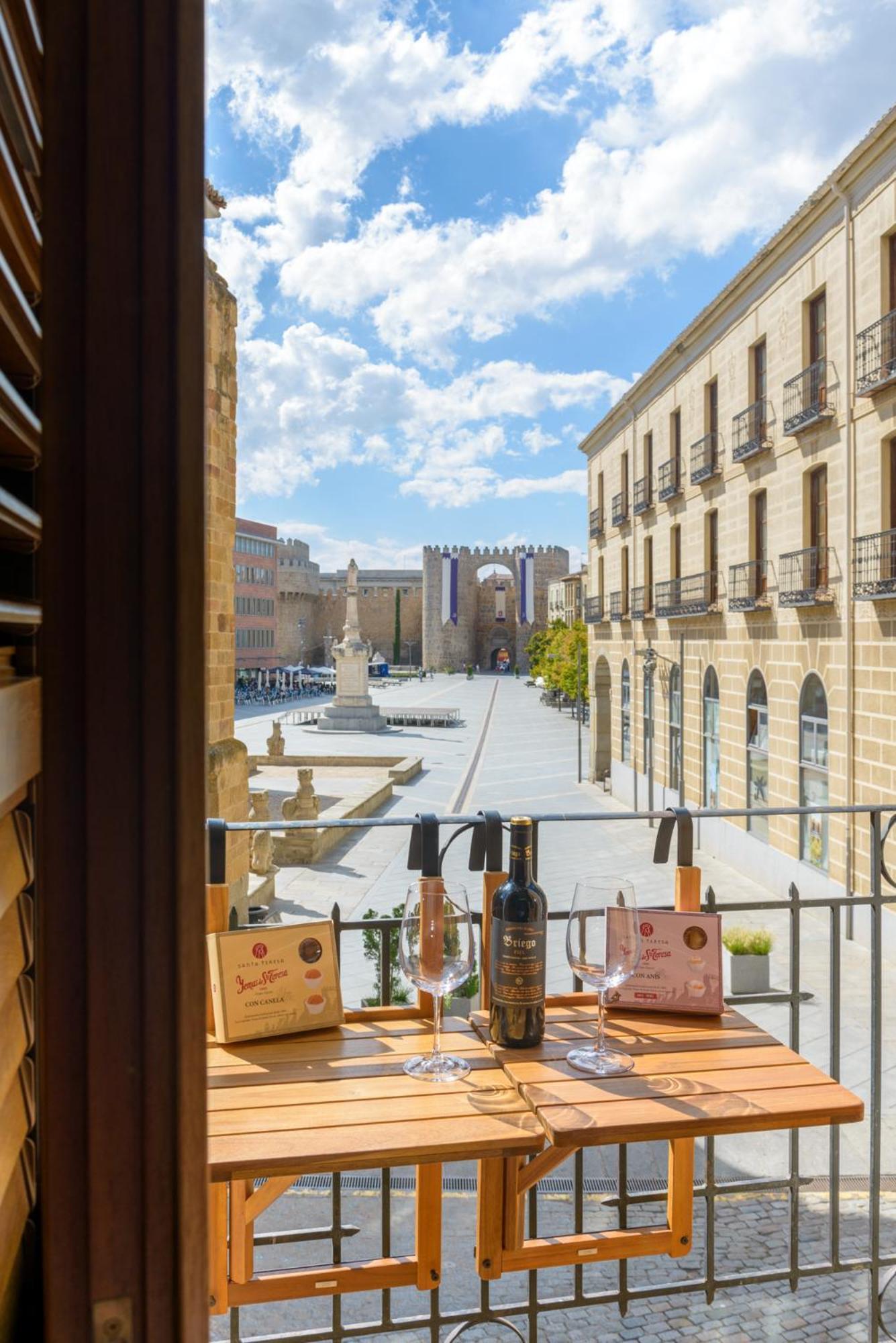 Balcony View To Avila'S Alcazar エクステリア 写真
